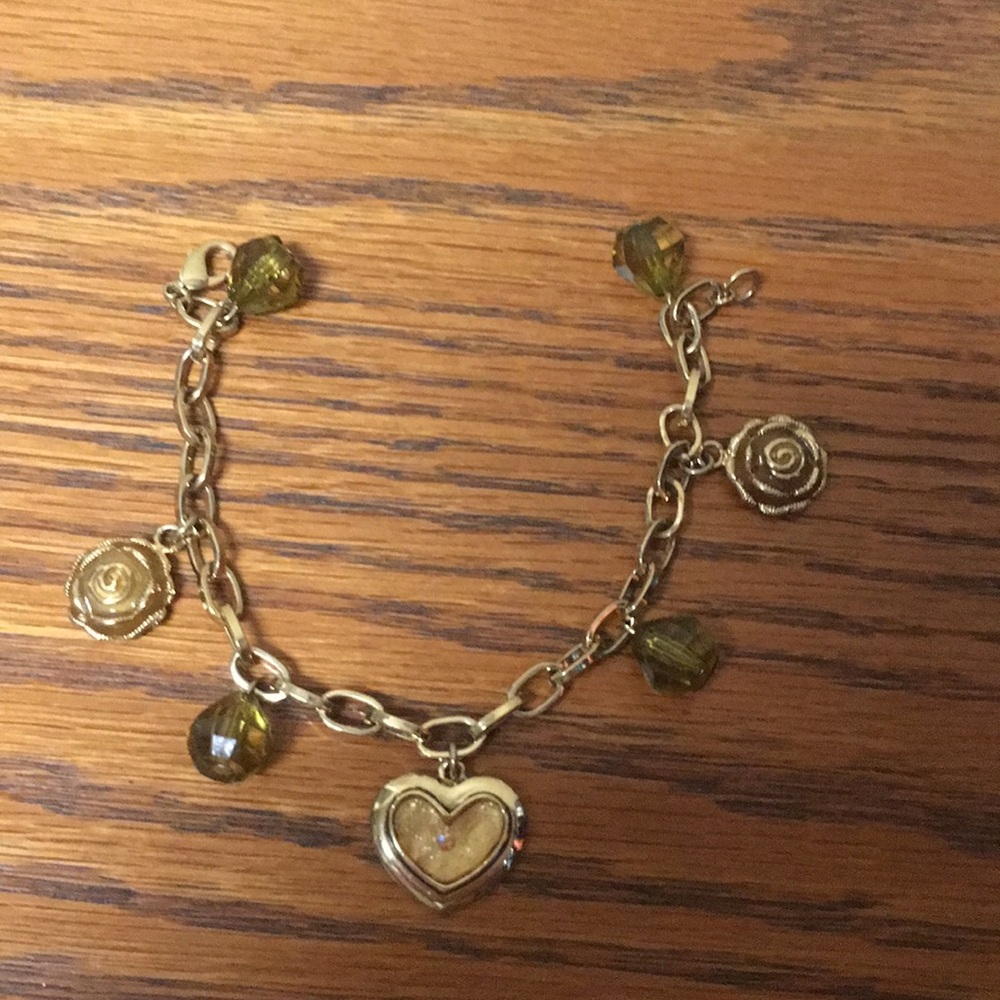 Green and gold heart and flower bracelet